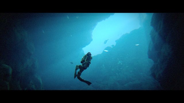 Under The Waves — скриншот 2