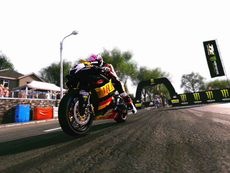 TT Isle of Man Ride on the Edge 3 — скриншот 2