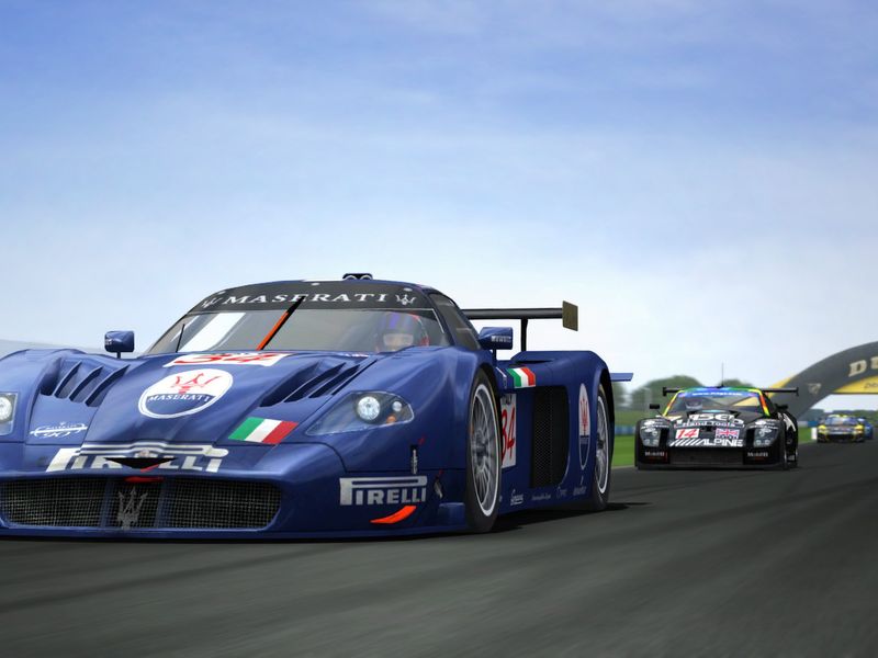 GTR 2 FIA GT Racing Game — скриншот 1
